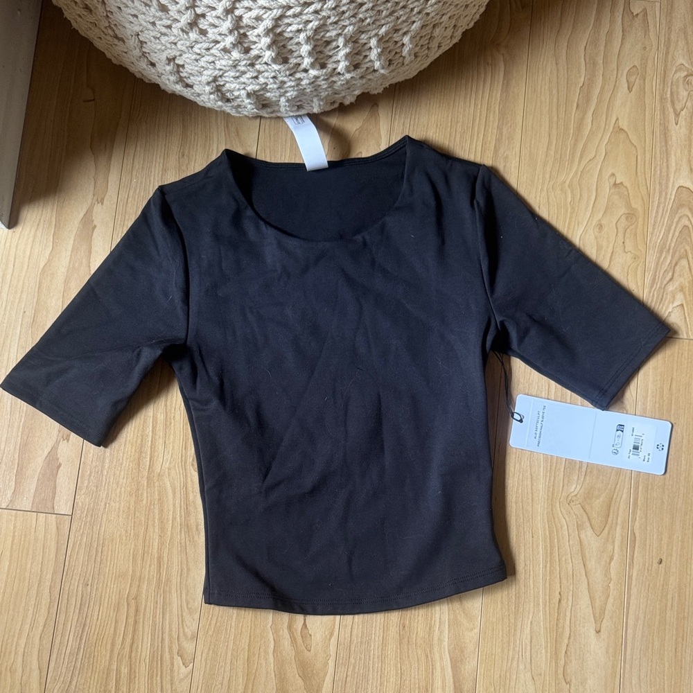 ALO Yoga SOFTSCULPT PERCISION HALF SLEEVE TEE